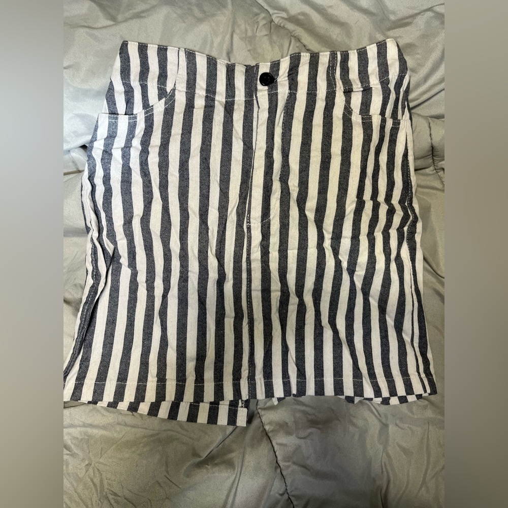 one size brandy melville skirt